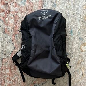 OSPREY Hiking travel backpack Black and Gray approx 30 liter
